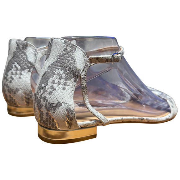 BANANA REPUBLIC Women 7.5 Flat Leather Sandal Cream Gray Snake Ankle Strap Shoe - Picture 2 of 14